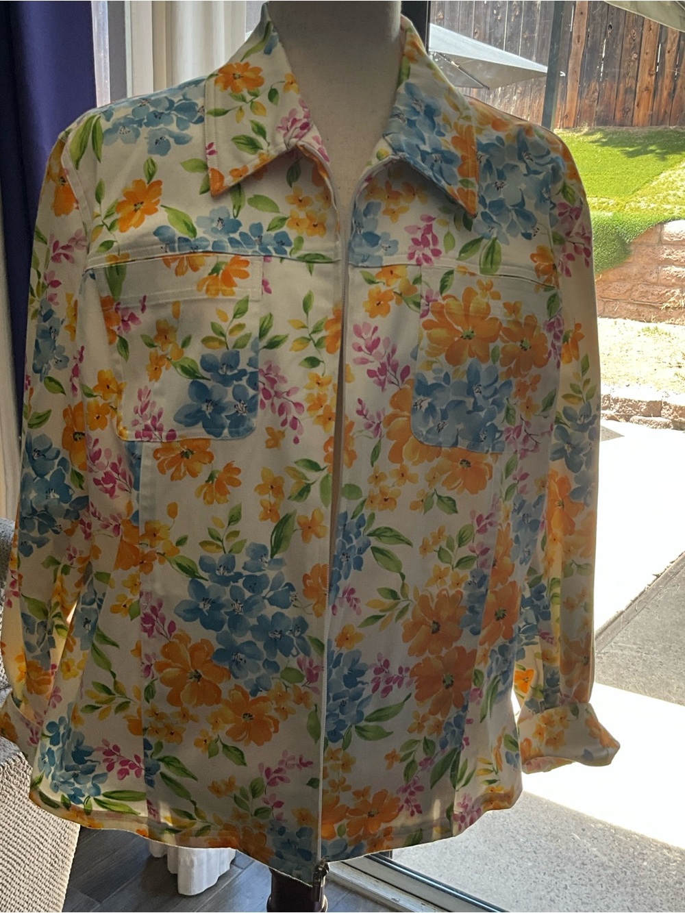 Jones New York White Button-Front Floral Shirt with Blue & Yellow Flowers